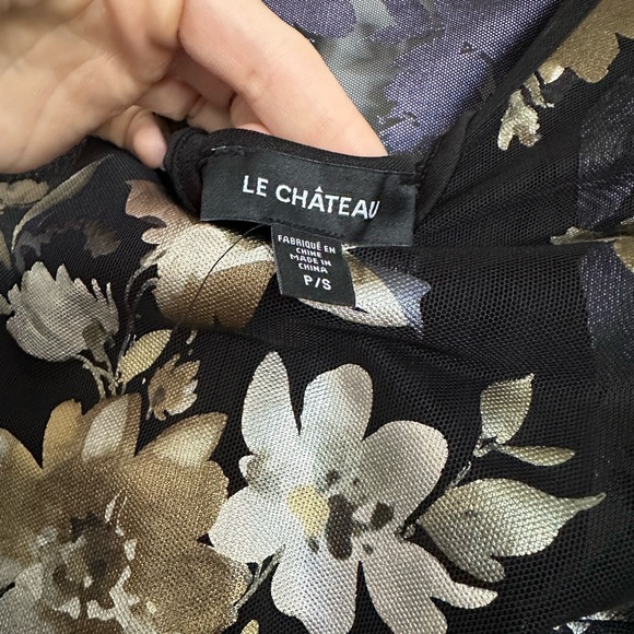 🏯Beautiful S Gold Floral Mesh Dress from le chateau - Picture 2 of 3